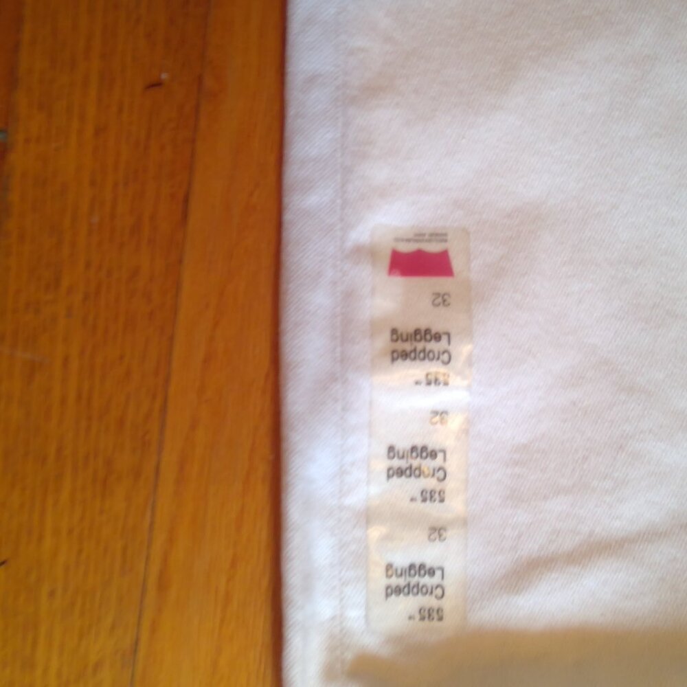 Womens Levi's cropped legging Jean Size 32 - Picture 2 of 3